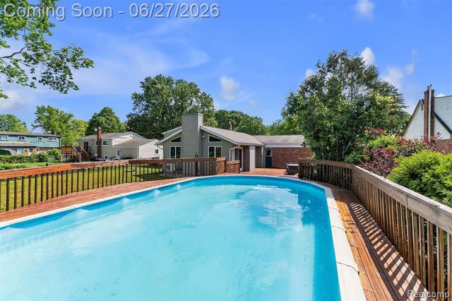 2752 Red Arrow Drive, Commerce Twp, MI 48382