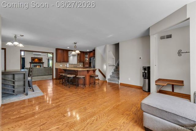 2752 Red Arrow Drive, Commerce Twp, MI 48382