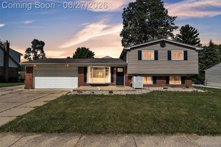 2752 Red Arrow Drive, Commerce Twp, MI 48382
