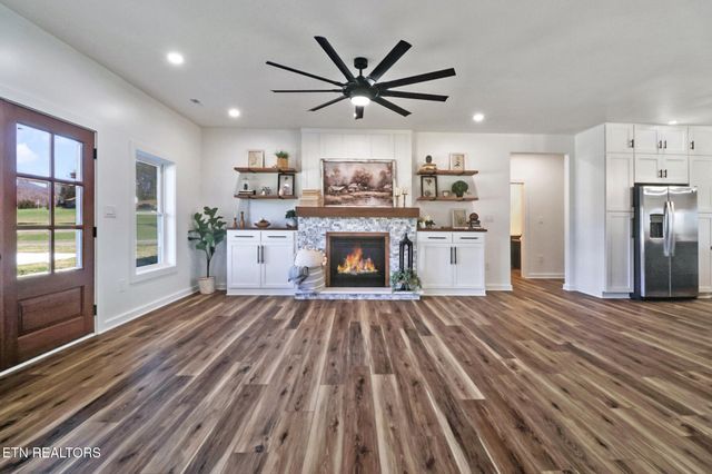 110 Eldon Justice Rd, Oliver Springs, TN 37840