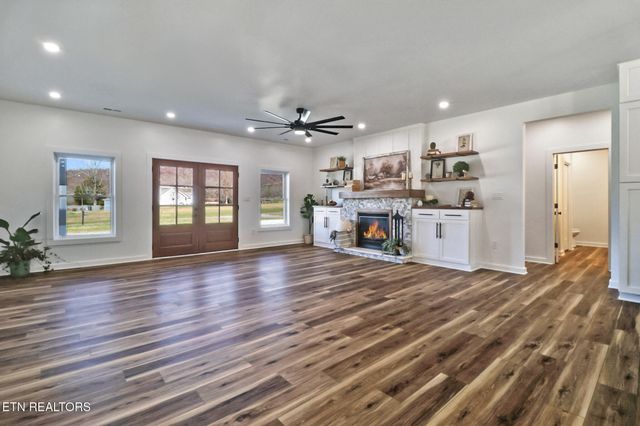 110 Eldon Justice Rd, Oliver Springs, TN 37840