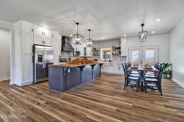 110 Eldon Justice Rd, Oliver Springs, TN 37840