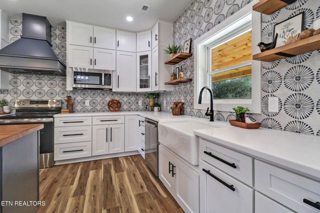 110 Eldon Justice Rd, Oliver Springs, TN 37840