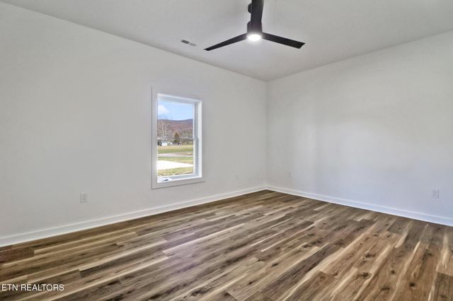 110 Eldon Justice Rd, Oliver Springs, TN 37840