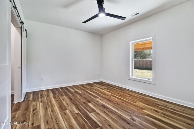 110 Eldon Justice Rd, Oliver Springs, TN 37840