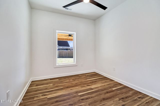 110 Eldon Justice Rd, Oliver Springs, TN 37840