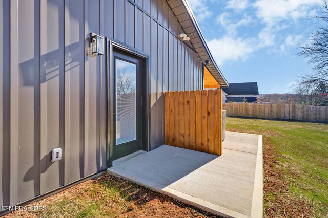 110 Eldon Justice Rd, Oliver Springs, TN 37840