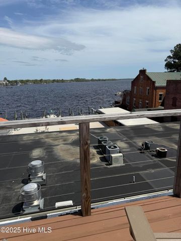 301/302 S Water Street, Elizabeth City, NC 27909