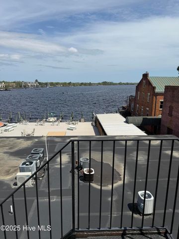 301/302 S Water Street, Elizabeth City, NC 27909