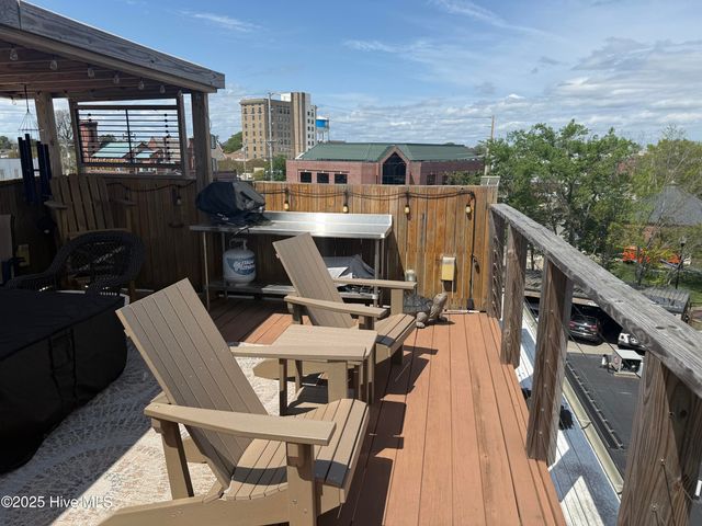 301/302 S Water Street, Elizabeth City, NC 27909