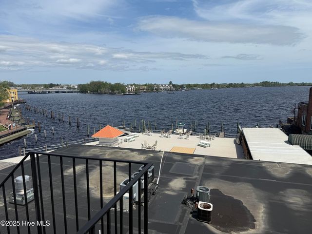 301/302 S Water Street, Elizabeth City, NC 27909