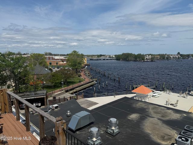 301/302 S Water Street, Elizabeth City, NC 27909
