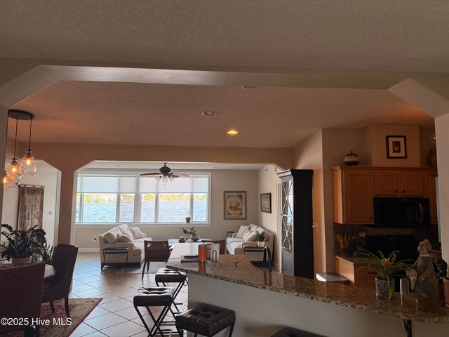 301/302 S Water Street, Elizabeth City, NC 27909