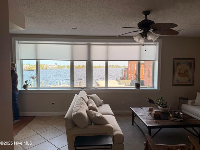 301/302 S Water Street, Elizabeth City, NC 27909