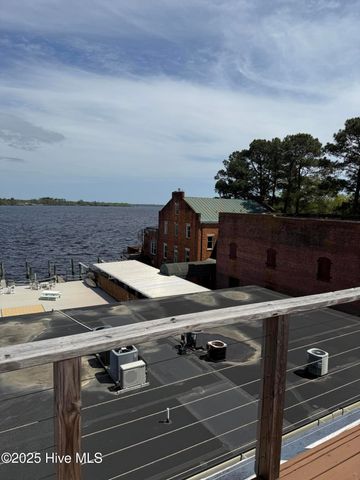 301/302 S Water Street, Elizabeth City, NC 27909