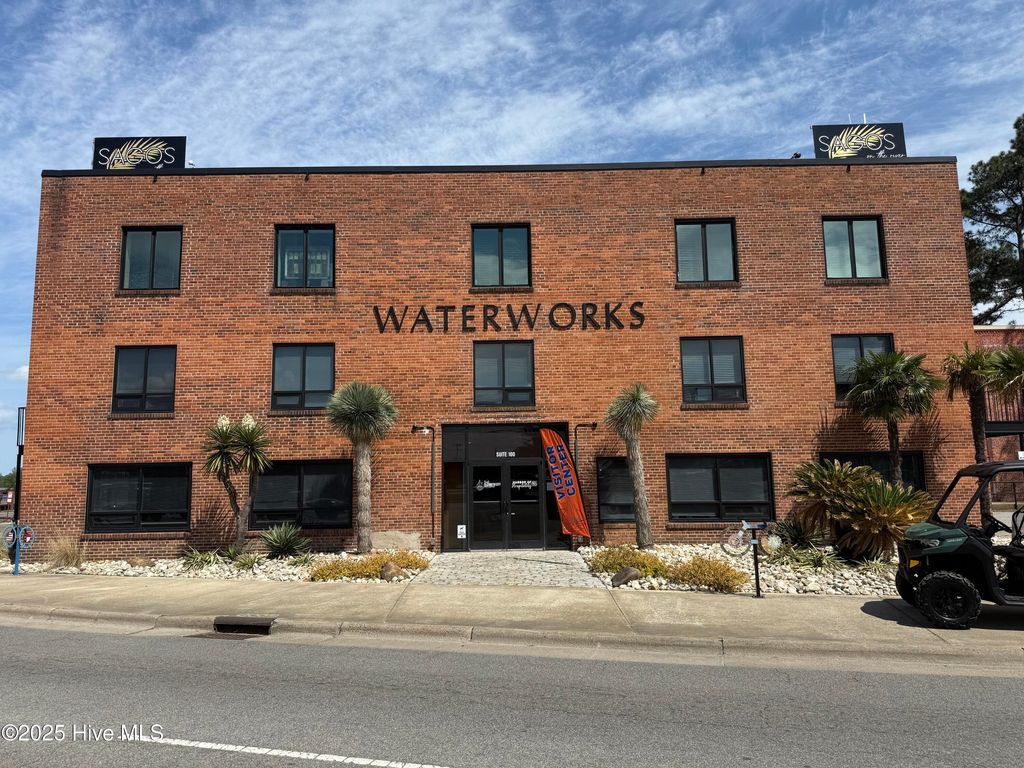 301/302 S Water Street, Elizabeth City, NC 27909