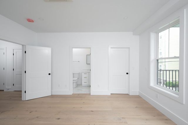 9 Greenmount Street 2, Boston, MA 02125