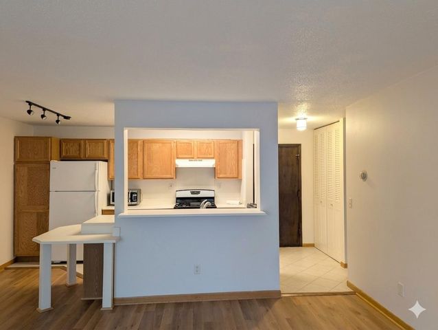 2630 PLEASANT Avenue S 206, Minneapolis, MN 55408