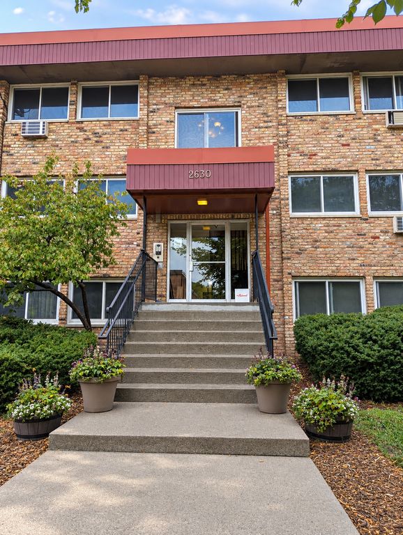 2630 PLEASANT Avenue S 206, Minneapolis, MN 55408 — exterior