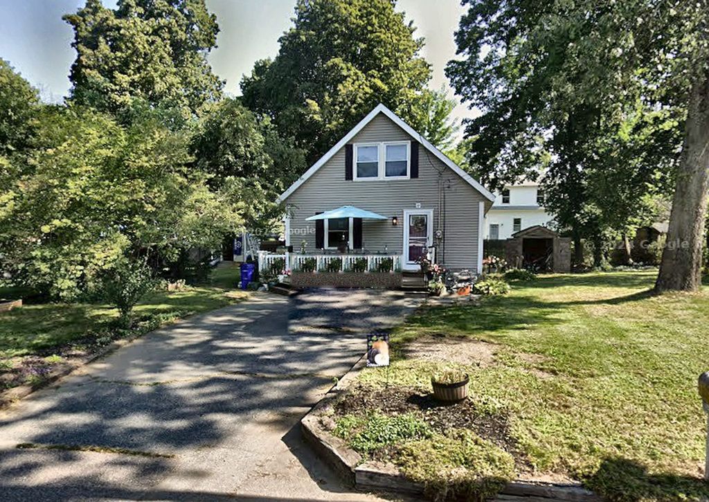 37 Sherman St, Attleboro, MA 02703