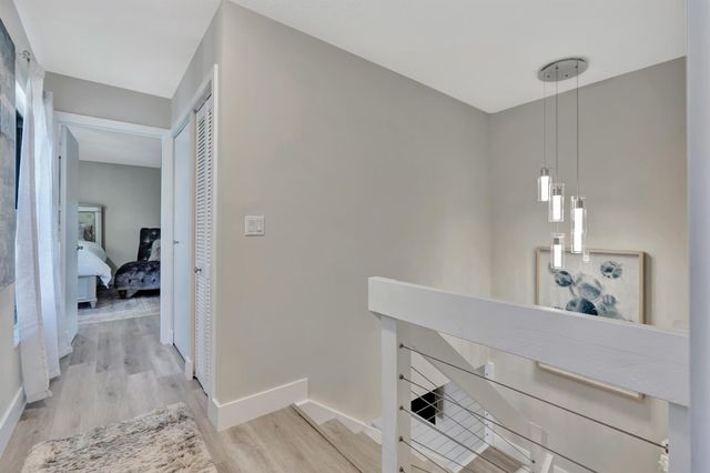 356 Prestwick Circle 3, Palm Beach Gardens, FL 33418