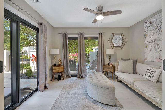 356 Prestwick Circle 3, Palm Beach Gardens, FL 33418