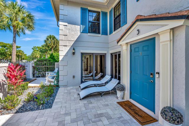 356 Prestwick Circle 3, Palm Beach Gardens, FL 33418