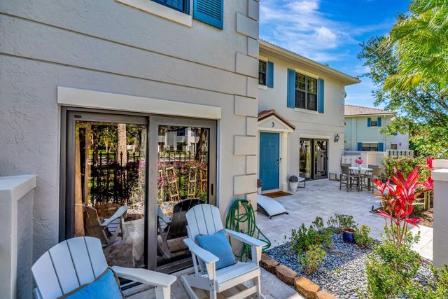 356 Prestwick Circle 3, Palm Beach Gardens, FL 33418