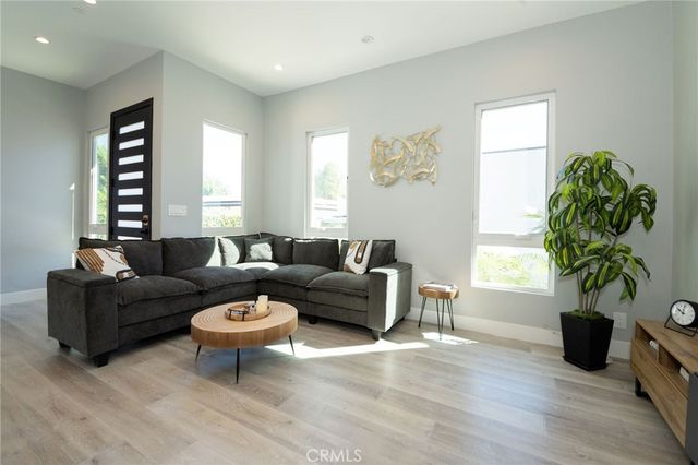 5849 Shirley, Tarzana, CA 91356