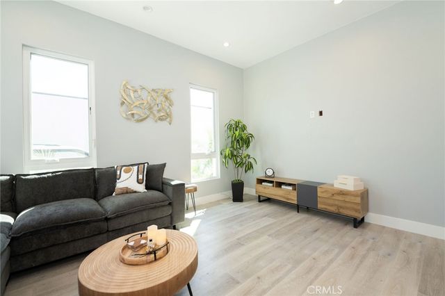 5849 Shirley, Tarzana, CA 91356
