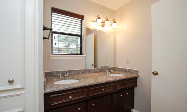 1 Greeningdon Street, The Woodlands, TX 77381