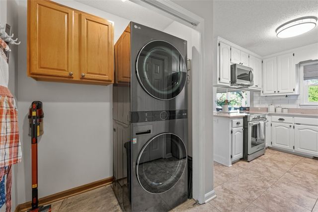 227 shady oaks Drive, Six Mile, SC 29682