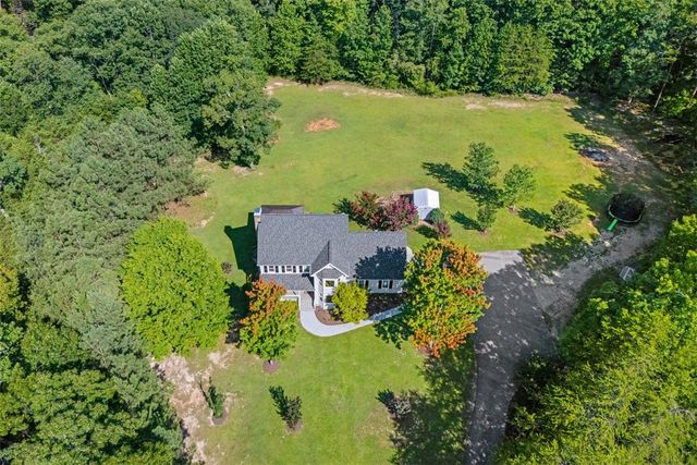 227 shady oaks Drive, Six Mile, SC 29682
