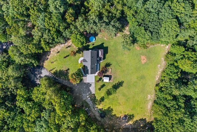 227 shady oaks Drive, Six Mile, SC 29682
