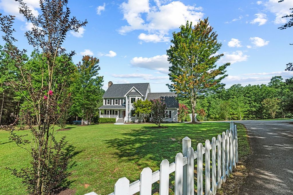 227 shady oaks Drive, Six Mile, SC 29682