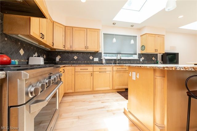 24100 Shaker Boulevard, Shaker Heights, OH 44122