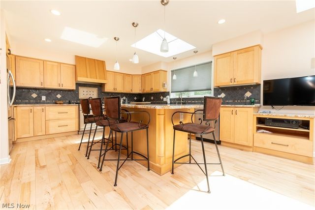 24100 Shaker Boulevard, Shaker Heights, OH 44122