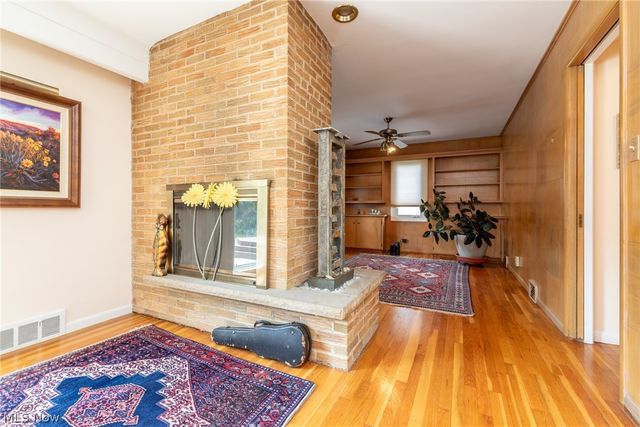 24100 Shaker Boulevard, Shaker Heights, OH 44122