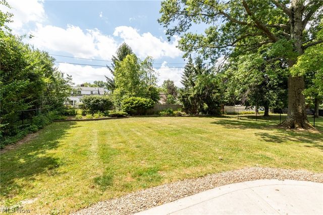 24100 Shaker Boulevard, Shaker Heights, OH 44122