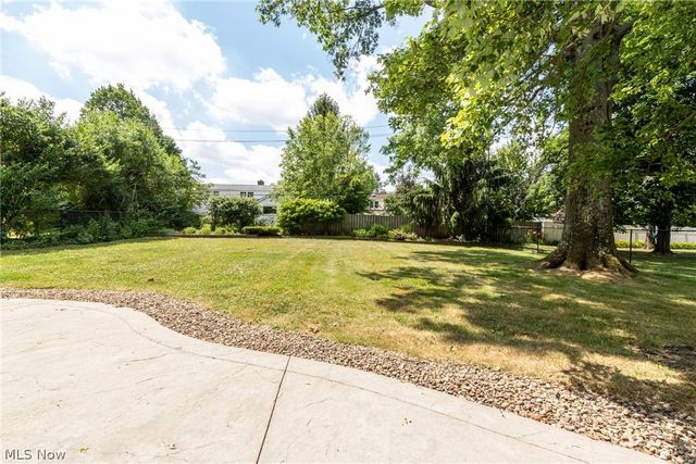 24100 Shaker Boulevard, Shaker Heights, OH 44122