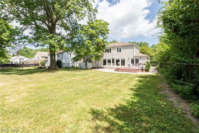 24100 Shaker Boulevard, Shaker Heights, OH 44122