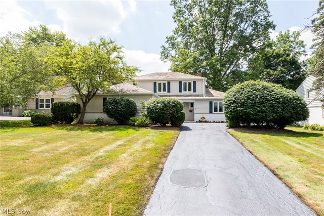 24100 Shaker Boulevard, Shaker Heights, OH 44122