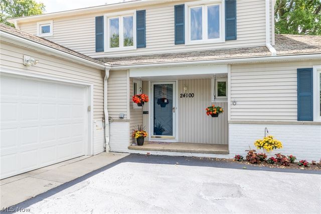 24100 Shaker Boulevard, Shaker Heights, OH 44122