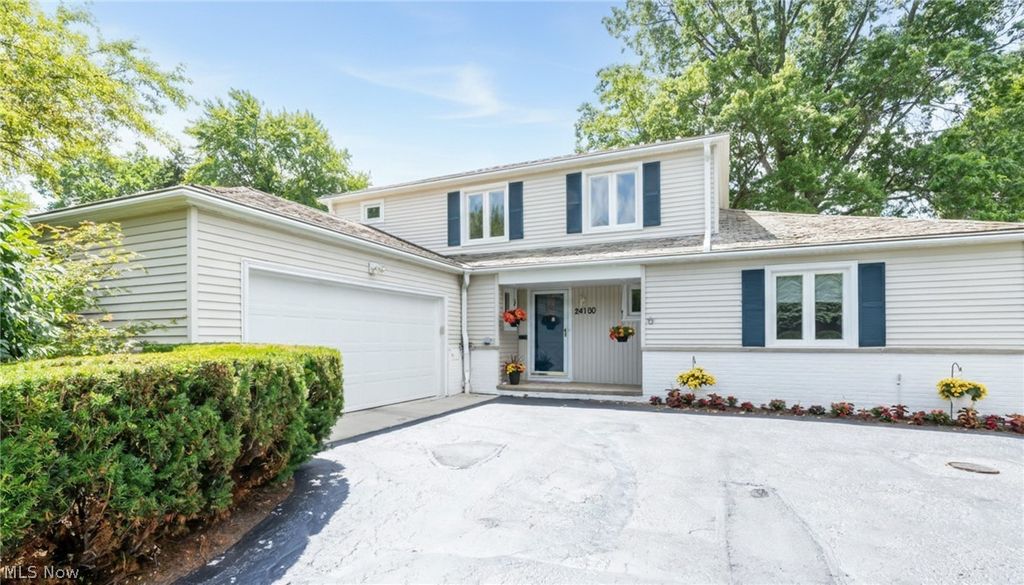 24100 Shaker Boulevard, Shaker Heights, OH 44122