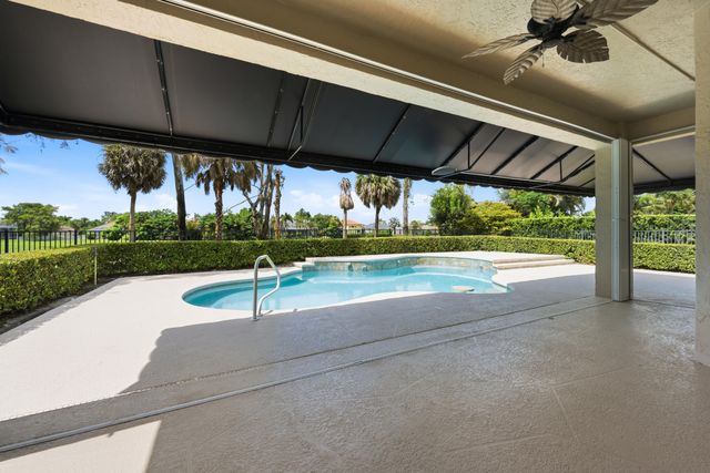15562 Cypress Park Drive, Wellington, FL 33414