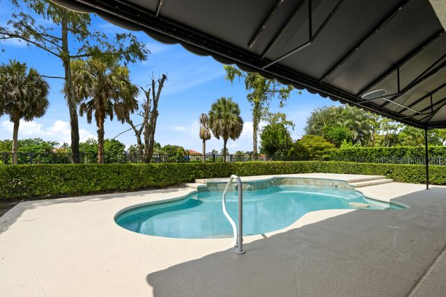 15562 Cypress Park Drive, Wellington, FL 33414
