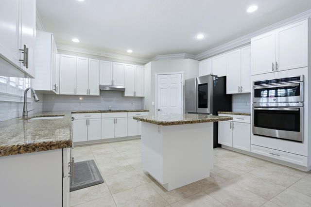 15562 Cypress Park Drive, Wellington, FL 33414