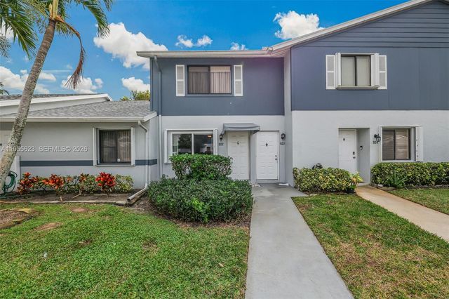 2641 Gately Drive W 902, Lake Worth, FL 33415