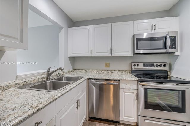 2641 Gately Drive W 902, Lake Worth, FL 33415