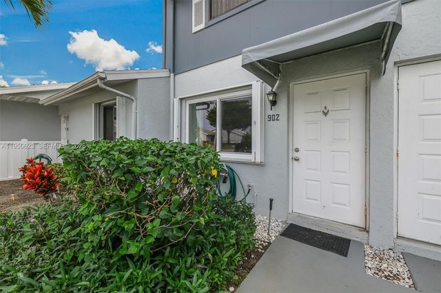 2641 Gately Drive W 902, Lake Worth, FL 33415